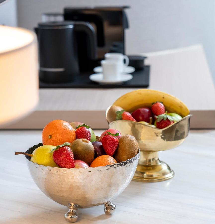 Address Istanbul Hotel Екстериор снимка Fruit in bowls